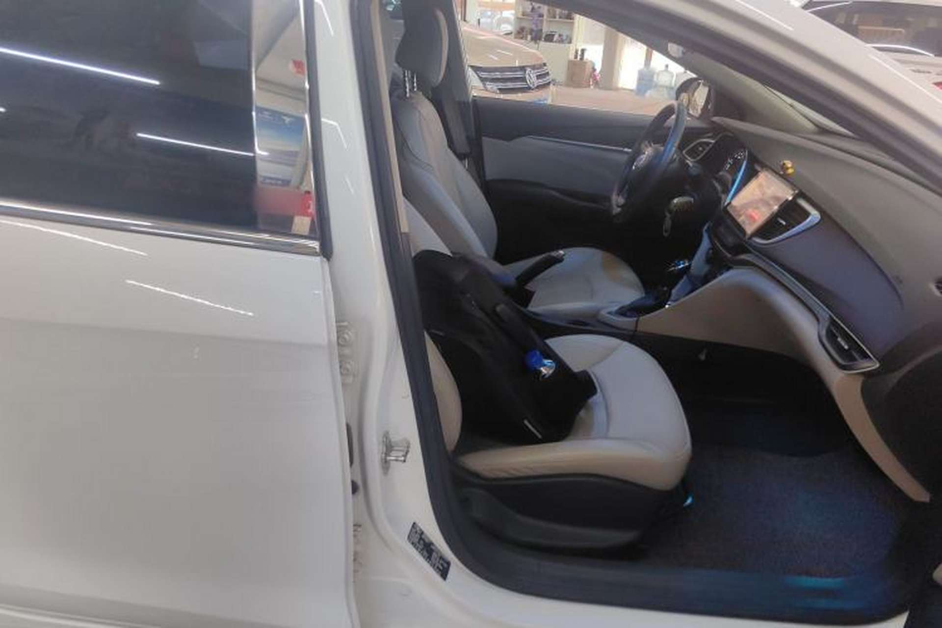 Used Buick GT 2017 18T Dual-Clutch Elite Model Right Front Seat