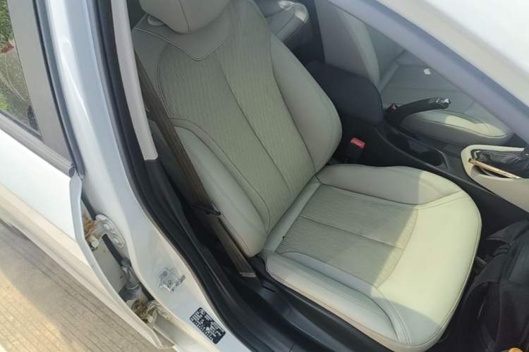 Used Buick GT 2017 15N Automatic Elite Version Right Front Seat