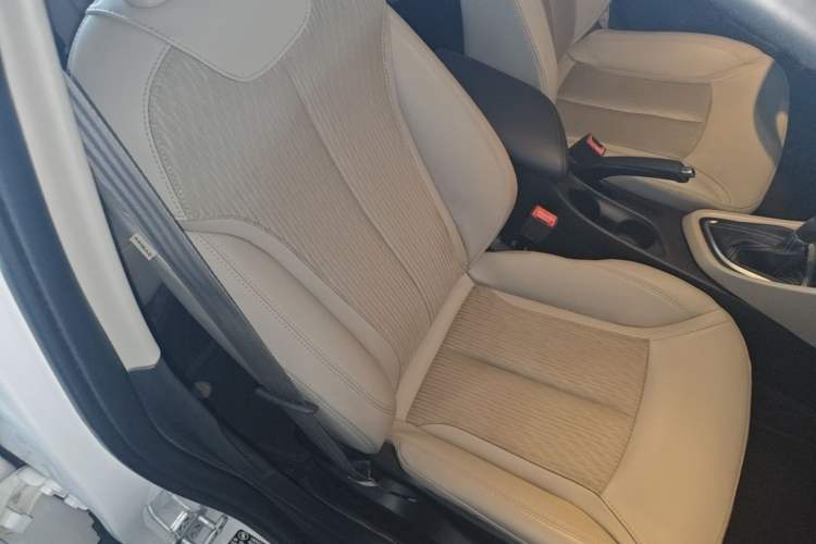Used Buick GT 2017 15N Automatic Elite Version Right Front Seat