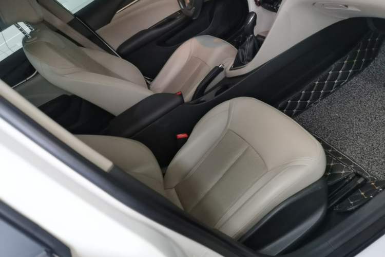 Used Buick GT 2017 15N Automatic Elite Version Right Front Seat