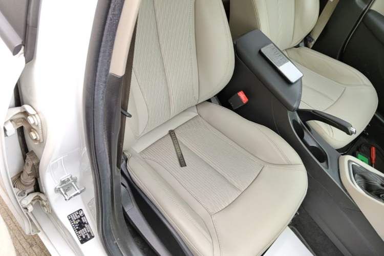 Used Buick GT 2017 15N Automatic Elite Version Right Front Seat
