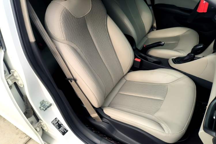 Used Buick GT 2017 15N Automatic Elite Version Right Front Seat