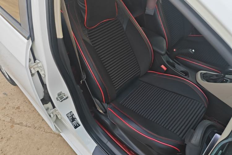 Used Buick GT 2017 15N Automatic Elite Version Right Front Seat