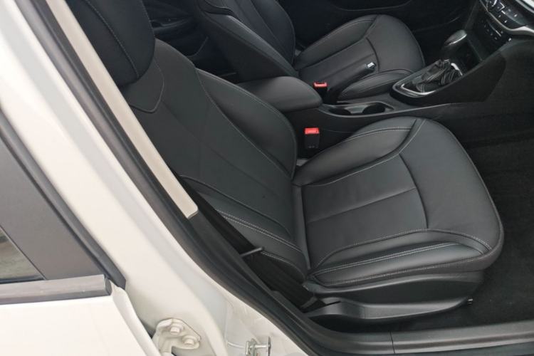 Used Buick GT 2017 15N Automatic Deluxe Edition Right Front Seat