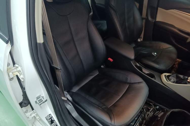 Used Buick GT 2017 15N Automatic Entry-Level Trim Right Front Seat