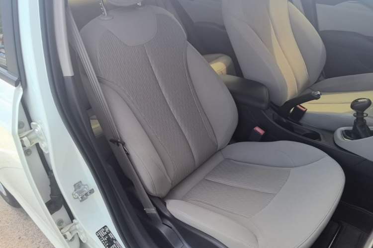 Used Buick GT 2017 15N Manual Entry-Level Trim Right Front Seat