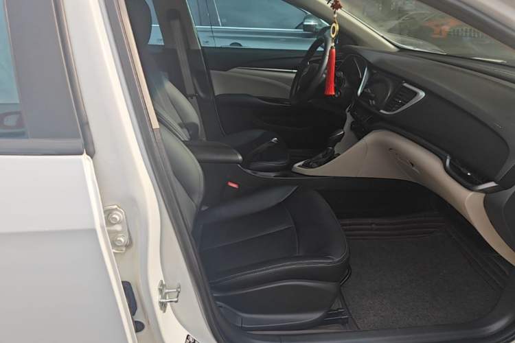 Used Buick GT 2017 15N Automatic Entry-Level Trim Right Front Seat