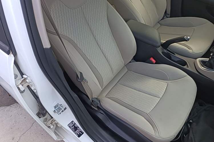 Used Buick GT 2017 15N Manual Entry-Level Trim Right Front Seat