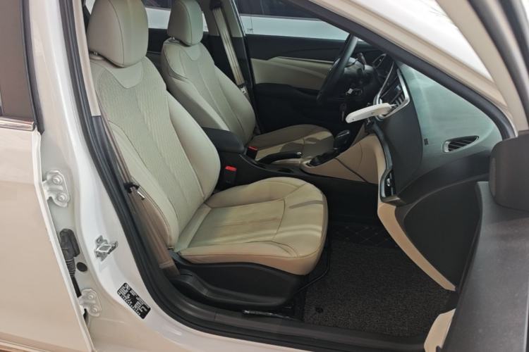 Used Buick GT 2017 15N Automatic Elite Version Right Front Seat