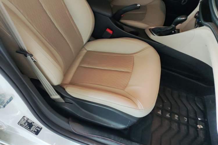 Used Buick GT 2017 15N Automatic Elite Version Right Front Seat