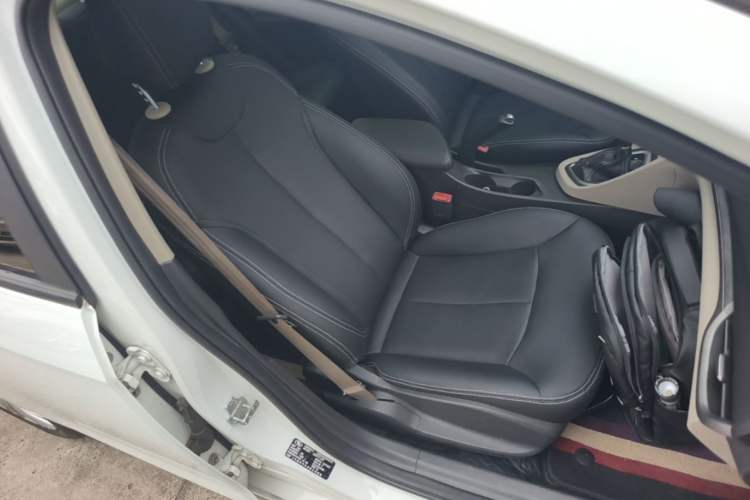 Used Buick GT 2017 15N Automatic Elite Version Right Front Seat