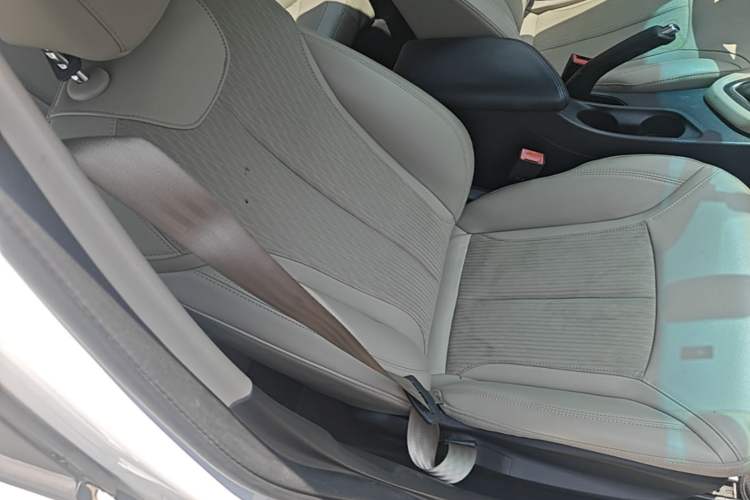 Used Buick GT 2017 15N Automatic Elite Version Right Front Seat