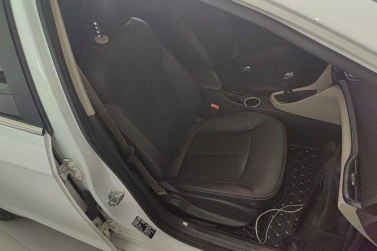 Used Buick GT 2017 15N Manual Entry-Level Trim Right Front Seat