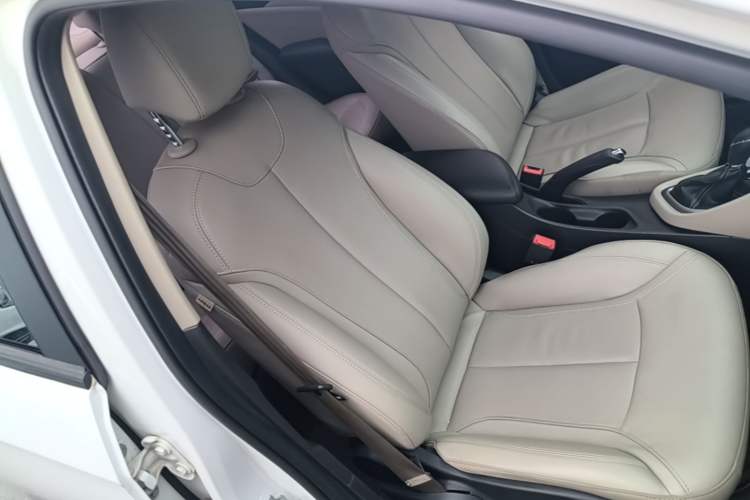 Used Buick GT 2017 15N Automatic Deluxe Edition Right Front Seat