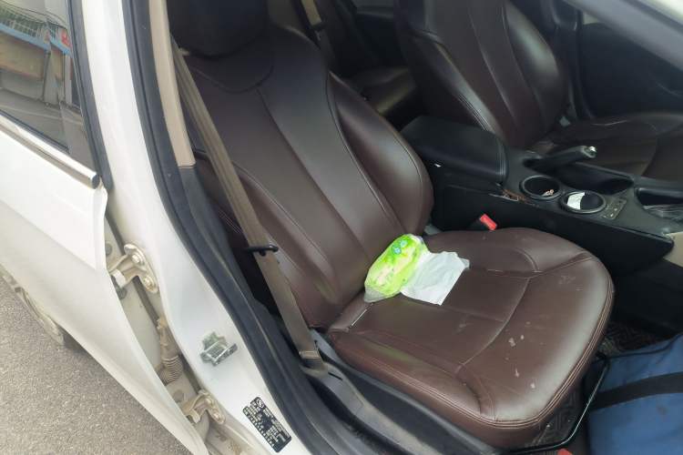 Used Buick GT 2017 15N Automatic Elite Version Right Front Seat