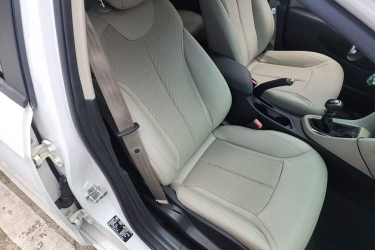 Used Buick GT 2017 15N Manual Elite Version Right Front Seat