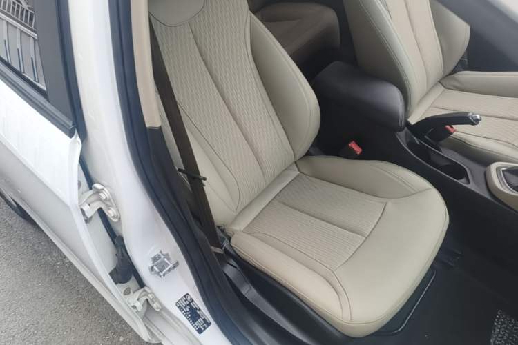 Used Buick GT 2017 15N Automatic Elite Version Right Front Seat