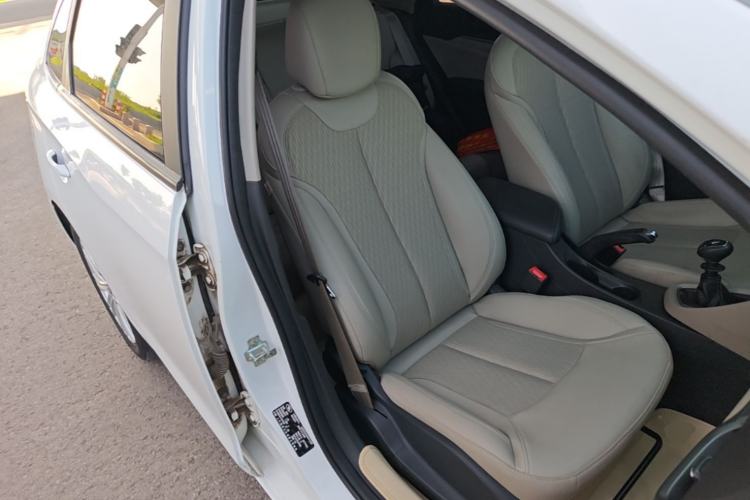 Used Buick GT 2017 15N Manual Elite Version Right Front Seat