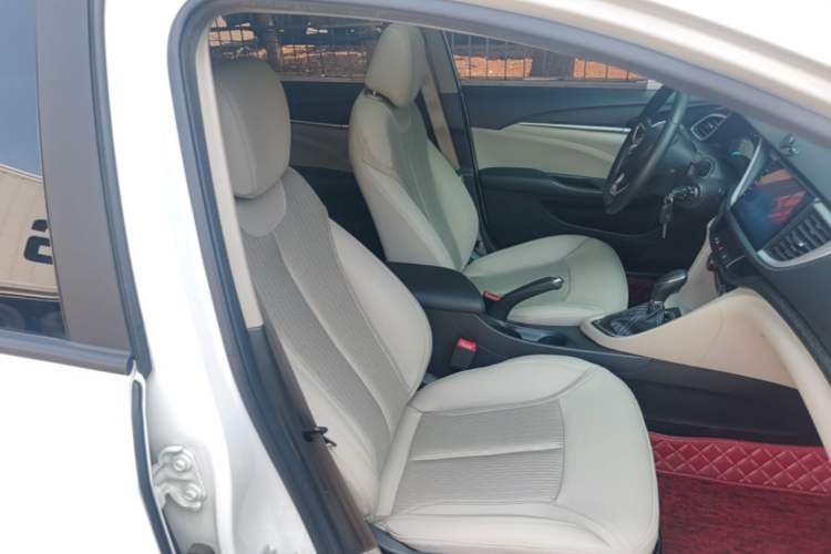 Used Buick GT 2017 15N Automatic Elite Version Right Front Seat
