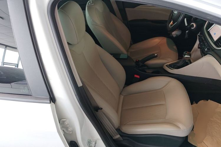 Used Buick GT 2017 15N Automatic Elite Version Right Front Seat