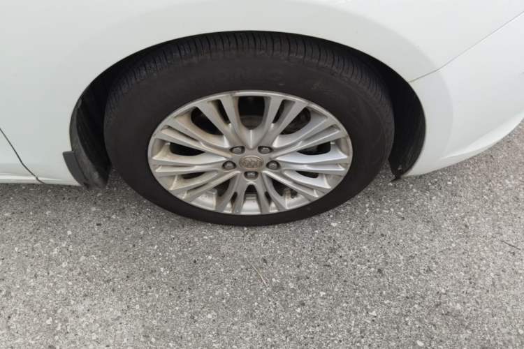 Used Buick GT 2017 15N Automatic Elite Version Right Front Wheel Hub