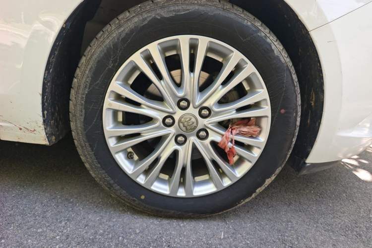 Used Buick GT 2017 15N Manual Elite Version Right Front Wheel Hub