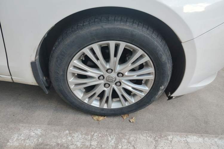 Used Buick GT 2017 15N Automatic Elite Version Right Front Wheel Hub