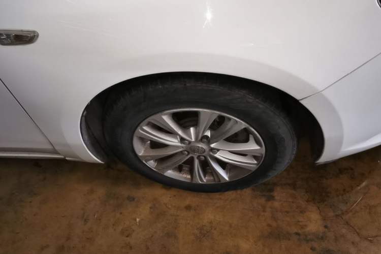 Used Buick GT 2017 15N Automatic Entry-Level Trim Right Front Wheel Hub