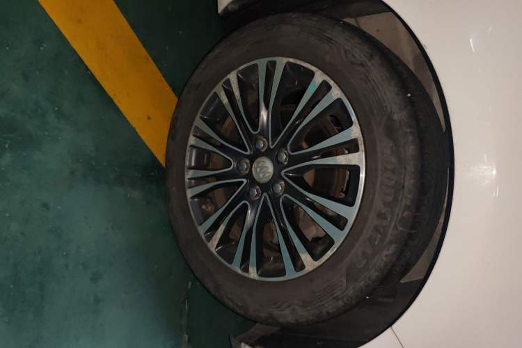 Used Buick GT 2017 15N Automatic Deluxe Edition Right Front Wheel Hub