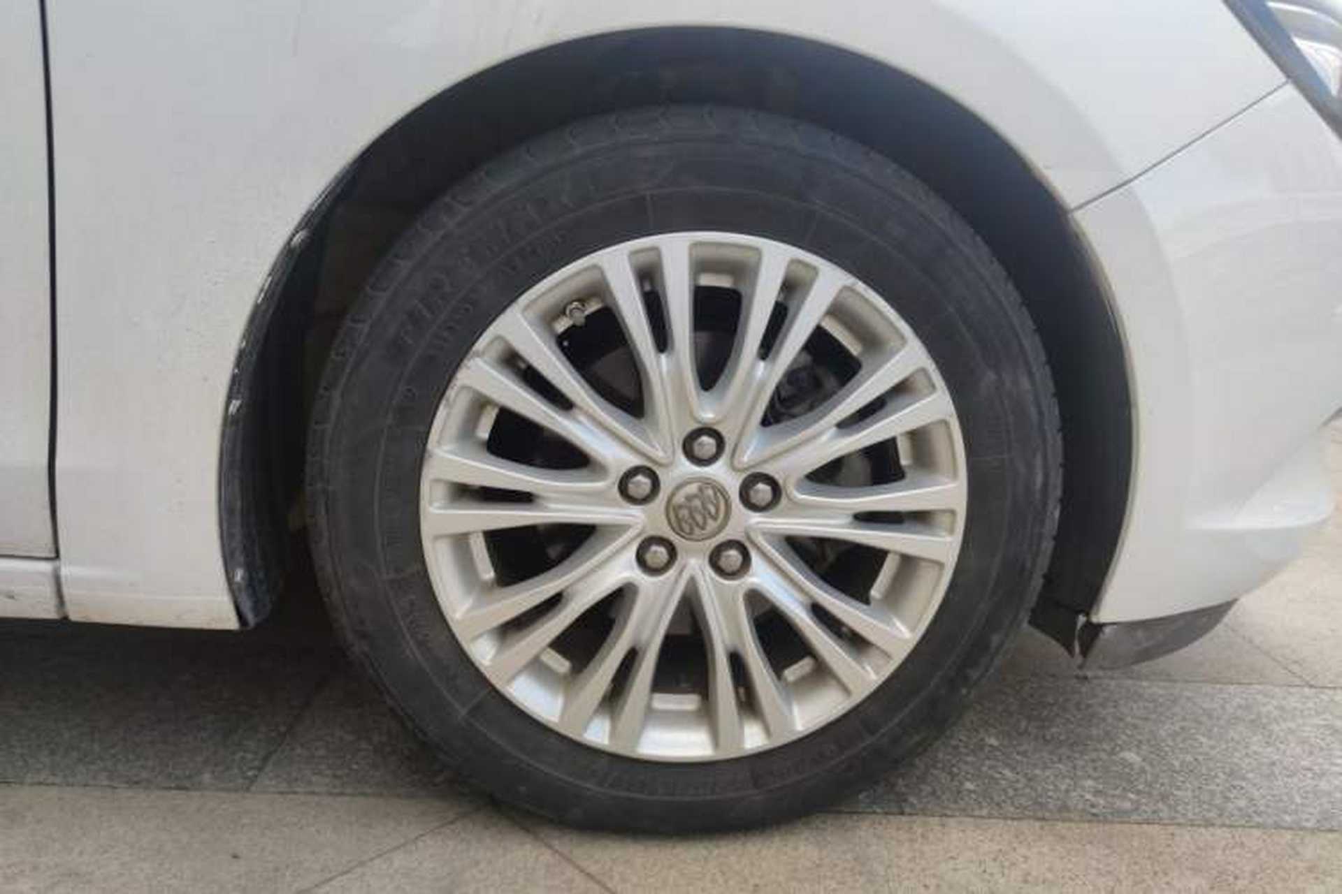 Used Buick GT 2017 15N Automatic Elite Version Right Front Wheel Hub