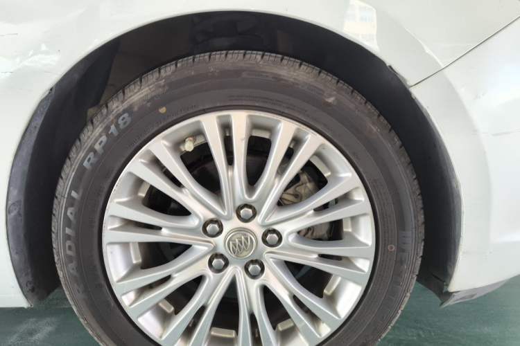Used Buick GT 2017 15N Automatic Elite Version Right Front Wheel Hub