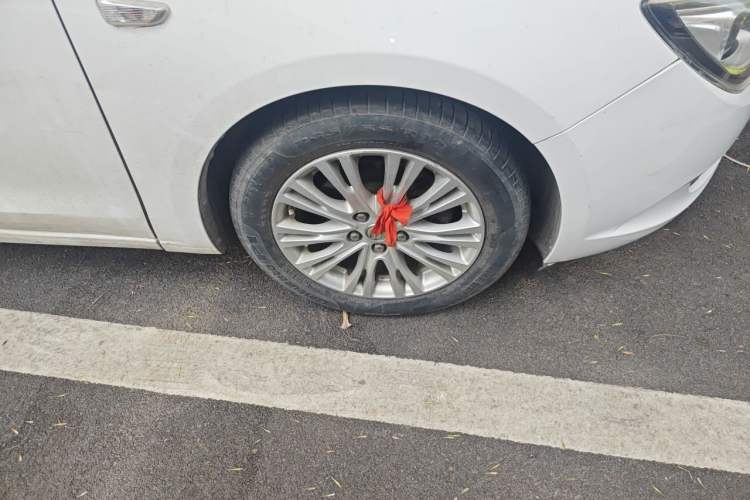 Used Buick GT 2017 15N Automatic Elite Version Right Front Wheel Hub