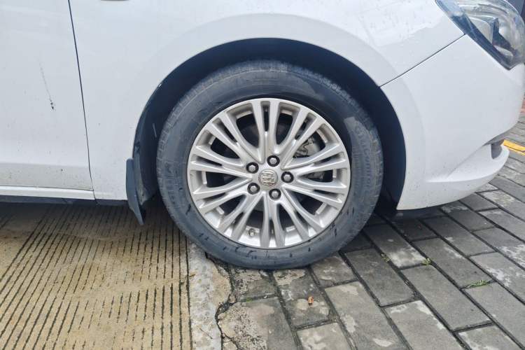 Used Buick GT 2017 15N Automatic Elite Version Right Front Wheel Hub