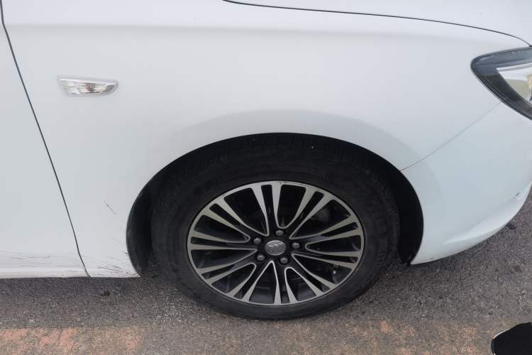 Used Buick GT 2017 15N Automatic Deluxe Edition Right Front Wheel Hub