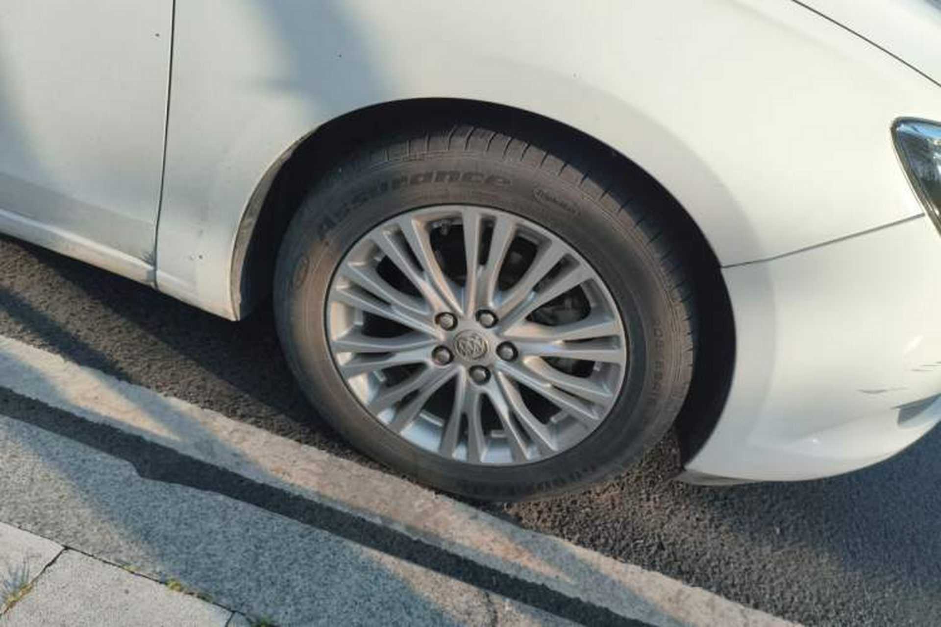 Used Buick GT 2017 15N Automatic Elite Version Right Front Wheel Hub
