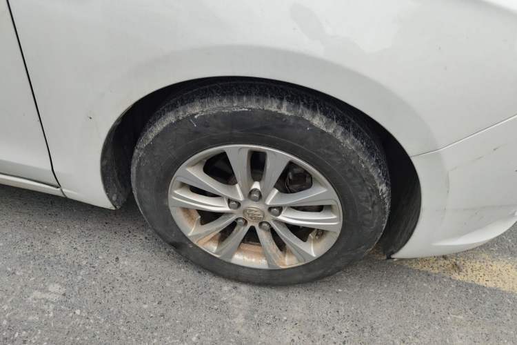 Used Buick GT 2017 15N Automatic Entry-Level Trim Right Front Wheel Hub