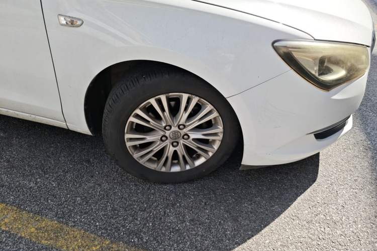 Used Buick GT 2017 15N Automatic Elite Version Right Front Wheel Hub