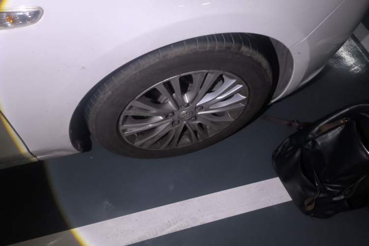 Used Buick GT 2017 15N Automatic Elite Version Right Front Wheel Hub