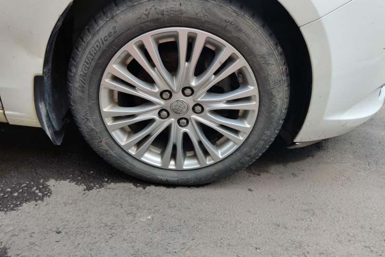 Used Buick GT 2017 15N Automatic Elite Version Right Front Wheel Hub
