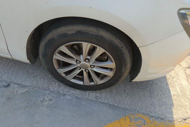 Used Buick GT 2017 15N Manual Entry-Level Trim Right Front Wheel Hub