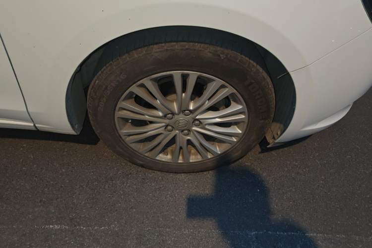 Used Buick GT 2017 15N Automatic Elite Version Right Front Wheel Hub