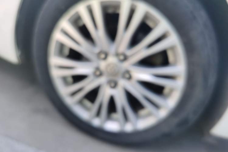 Used Buick GT 2017 15N Automatic Elite Version Right Front Wheel Hub