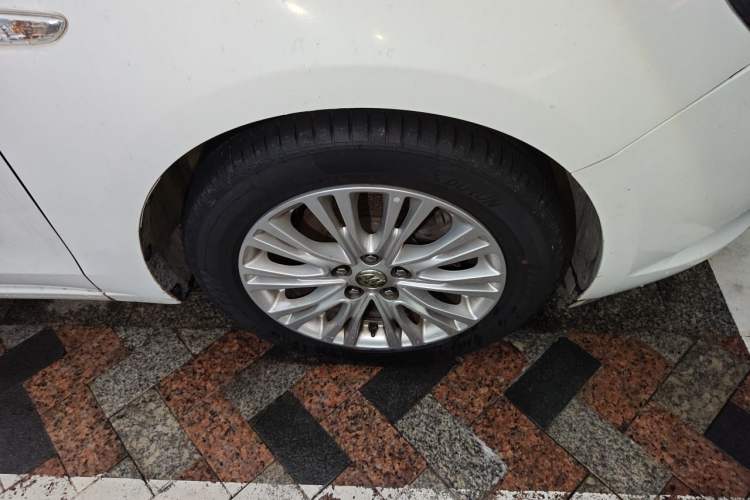 Used Buick GT 2017 15N Automatic Elite Version Right Front Wheel Hub