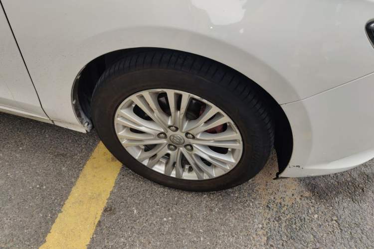 Used Buick GT 2017 15N Automatic Elite Version Right Front Wheel Hub