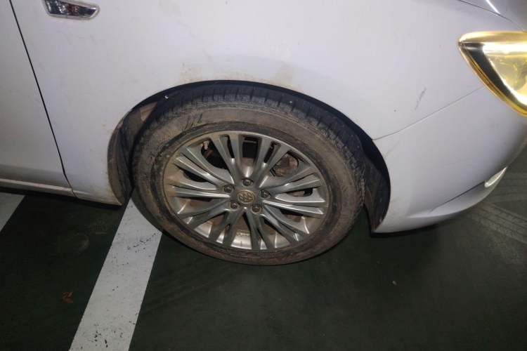 Used Buick GT 2017 15N Automatic Elite Version Right Front Wheel Hub