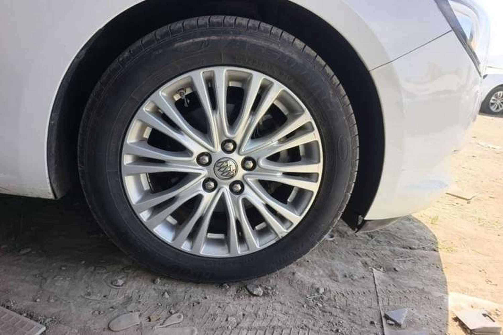 Used Buick GT 2017 15N Automatic Elite Version Right Front Wheel Hub
