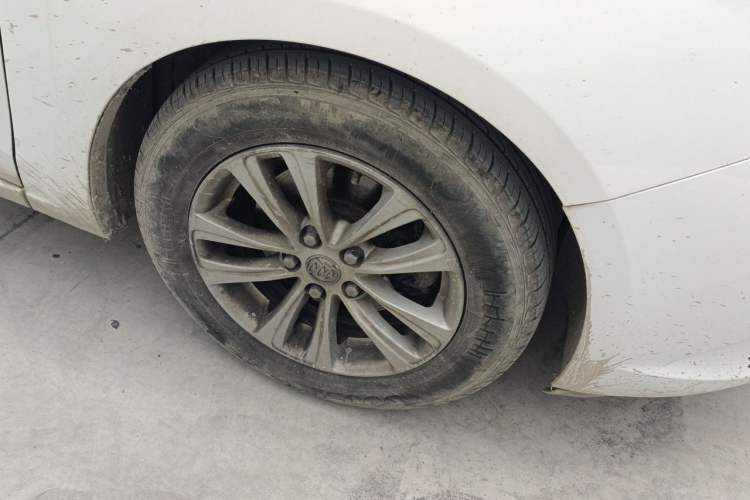 Used Buick GT 2017 15N Manual Entry-Level Trim Right Front Wheel Hub