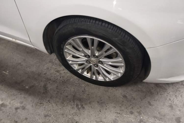 Used Buick GT 2017 15N Automatic Elite Version Right Front Wheel Hub