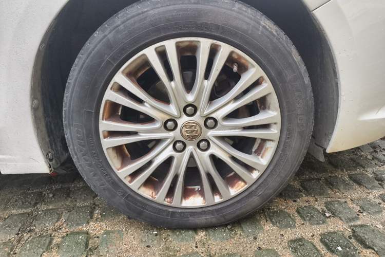 Used Buick GT 2017 15N Automatic Elite Version Right Front Wheel Hub