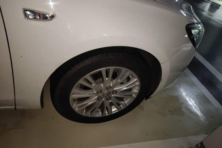 Used Buick GT 2017 15N Automatic Elite Version Right Front Wheel Hub